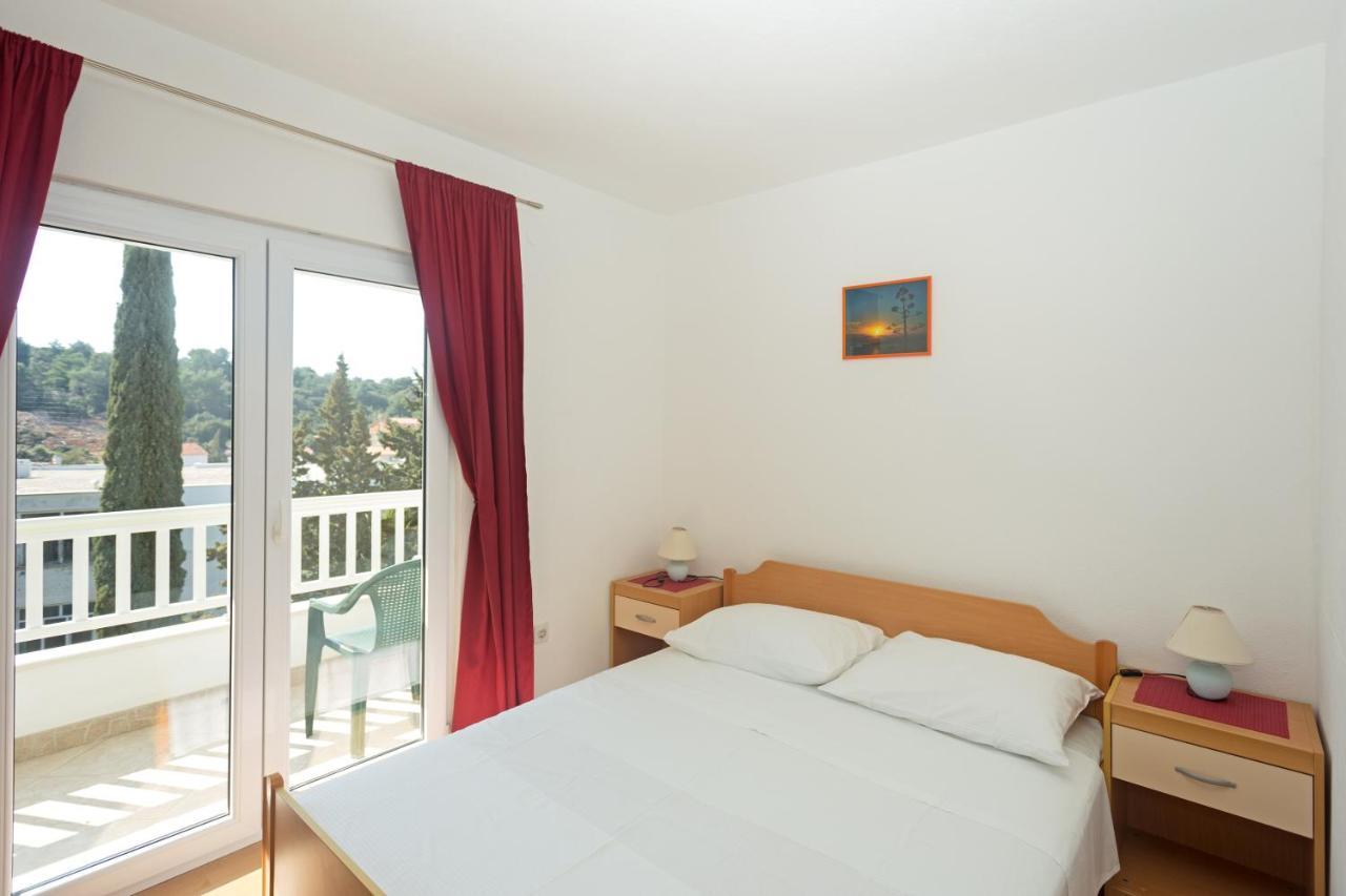 Apartments Dora Hvar Town Eksteriør bilde